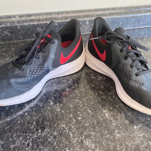 Nike Zoom Winflo 6 'University Red' - Picture 14 of 15